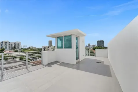 7645 Carlyle Avenue Miami Beach FL 33141