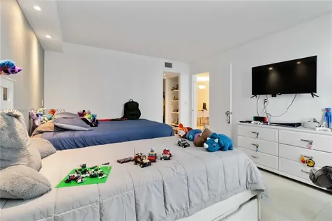 100 Bayview Drive Sunny Isles Beach FL 33160