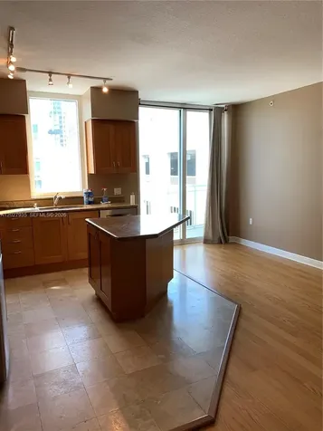 Hallandale Beach FL 33009