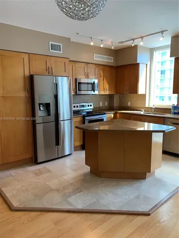 Hallandale Beach FL 33009