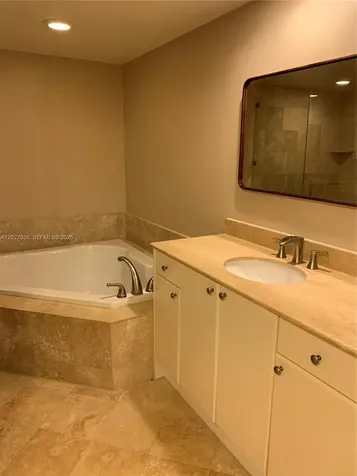 Hallandale Beach FL 33009