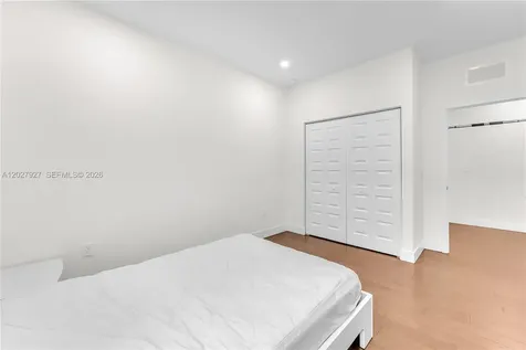 10250 NW 76th Terrace Doral FL 33178