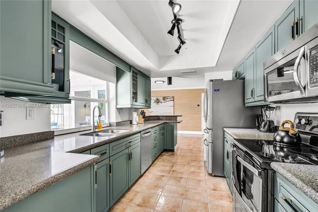 6421 NE 22nd Avenue Fort Lauderdale FL 33308