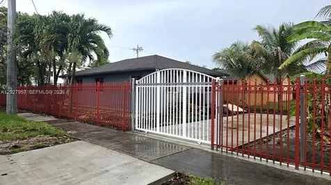 4952 NW 21st Avenue Miami FL 33142