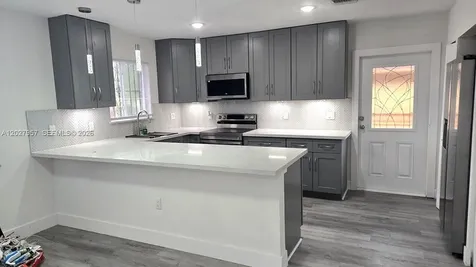 4952 NW 21st Avenue Miami FL 33142