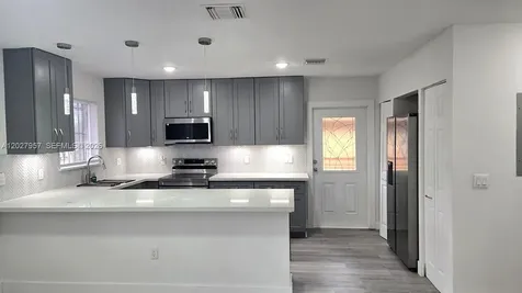 4952 NW 21st Avenue Miami FL 33142
