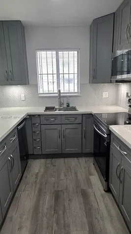 4952 NW 21st Avenue Miami FL 33142