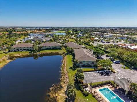9101 Gervais Circle Naples FL 34120