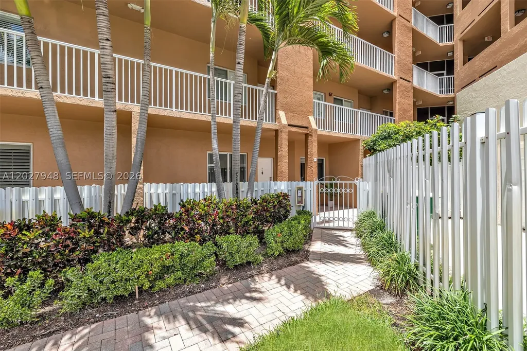 7715 Yardley Drive Tamarac FL 33321
