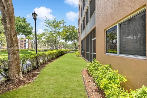7715 Yardley Drive Tamarac FL 33321