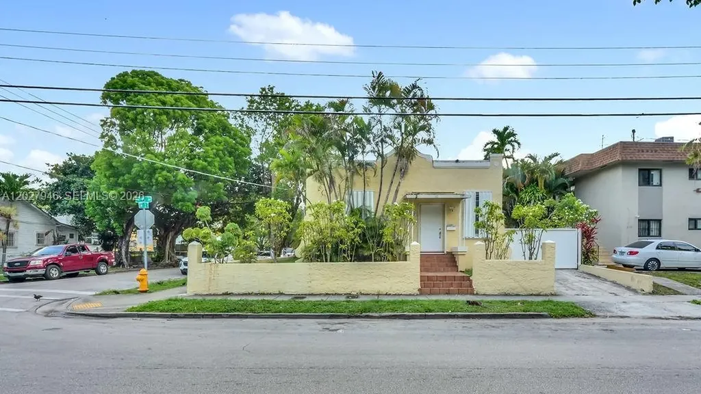 242 SW 15th Avenue Miami FL 33135