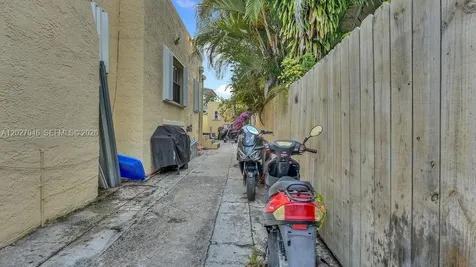 242 SW 15th Avenue Miami FL 33135