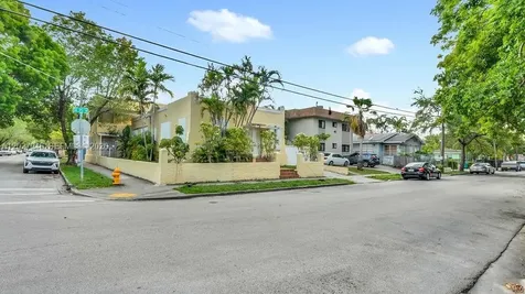 242 SW 15th Avenue Miami FL 33135