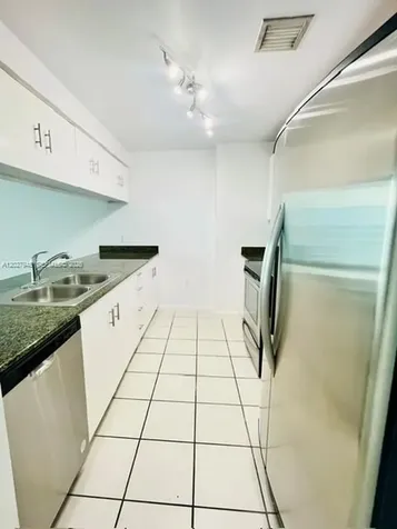 1200 Brickell Bay Drive Miami FL 33131