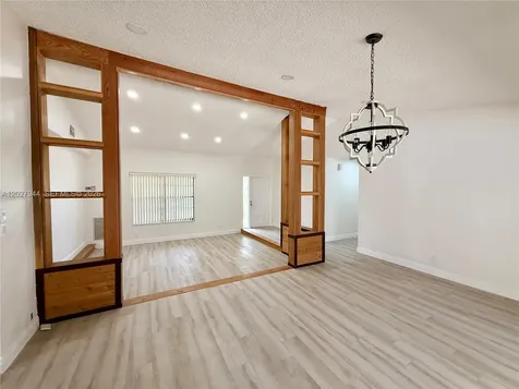 9788 NW 3rd Manor Coral Springs FL 33071