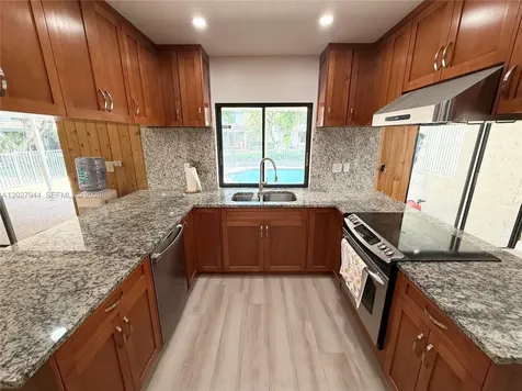 9788 NW 3rd Manor Coral Springs FL 33071