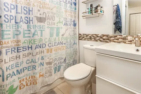 476 NE 194th Terrace Miami FL 33179
