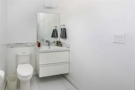 476 NE 194th Terrace Miami FL 33179