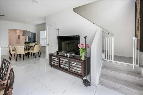 476 NE 194th Terrace Miami FL 33179