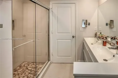 476 NE 194th Terrace Miami FL 33179
