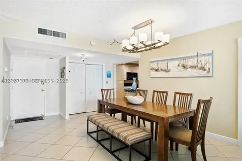 5401 Collins Avenue Miami Beach FL 33140