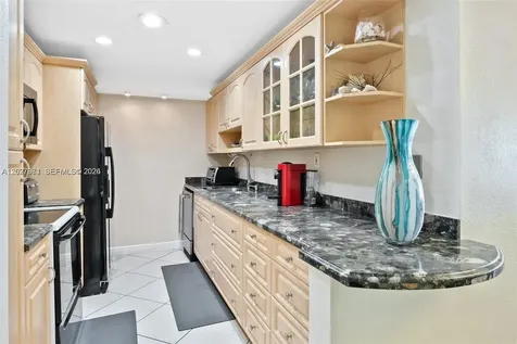 5401 Collins Avenue Miami Beach FL 33140