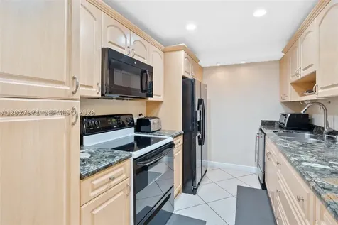 5401 Collins Avenue Miami Beach FL 33140