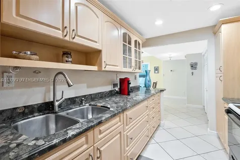 5401 Collins Avenue Miami Beach FL 33140