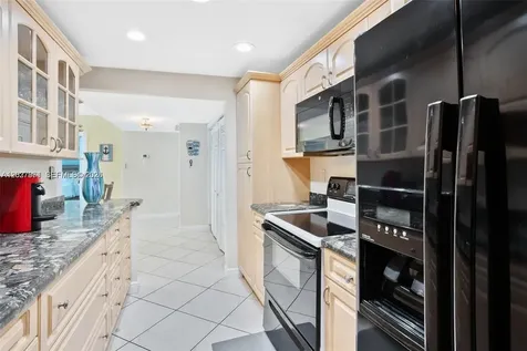 5401 Collins Avenue Miami Beach FL 33140