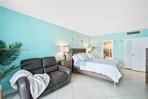 5401 Collins Avenue Miami Beach FL 33140