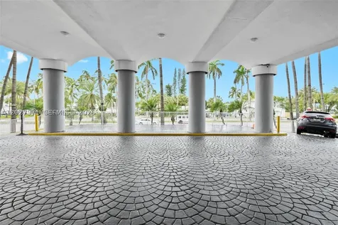 5401 Collins Avenue Miami Beach FL 33140