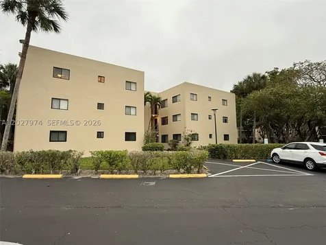 5220 Las Verdes Circle Delray Beach FL 33484