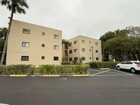 5220 Las Verdes Circle Delray Beach FL 33484