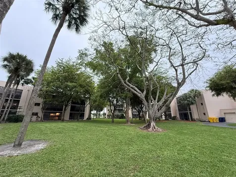 5220 Las Verdes Circle Delray Beach FL 33484