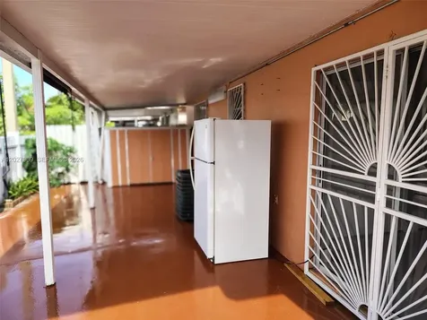 2250 W 74th Place Hialeah FL 33016