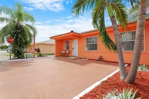 2250 W 74th Place Hialeah FL 33016