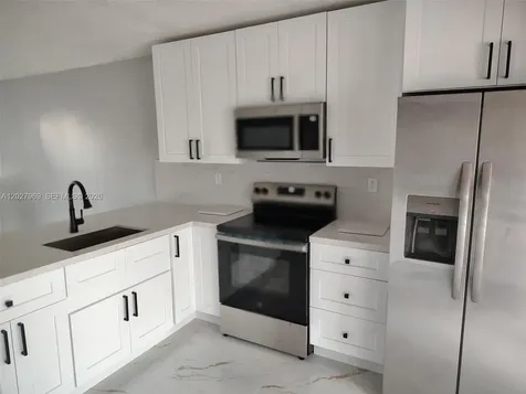 2250 W 74th Place Hialeah FL 33016