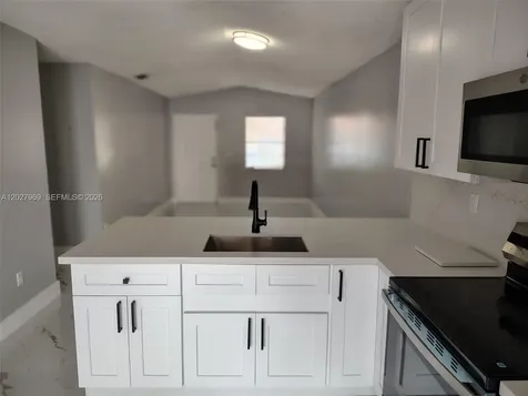2250 W 74th Place Hialeah FL 33016
