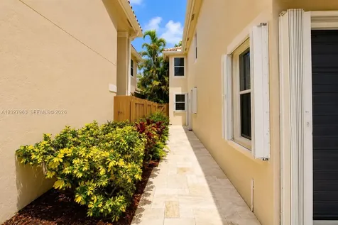 6646 NW 25th Terrace Boca Raton FL 33496