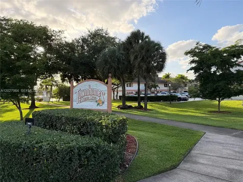 4403 SW 70th Terrace Davie FL 33314