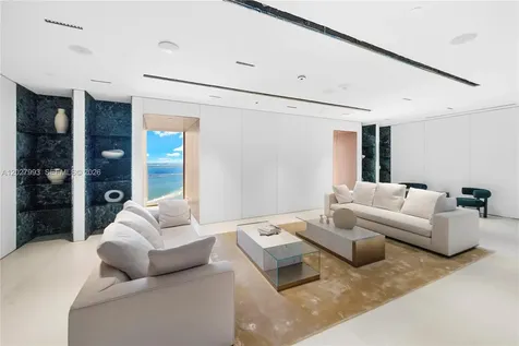 300 Biscayne Boulevard Way Miami FL 33131