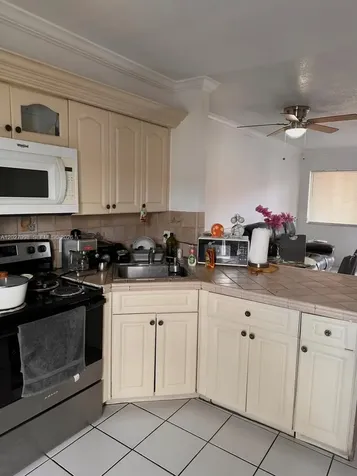 5420 W 21st Court Hialeah FL 33016