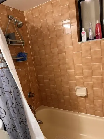 5420 W 21st Court Hialeah FL 33016