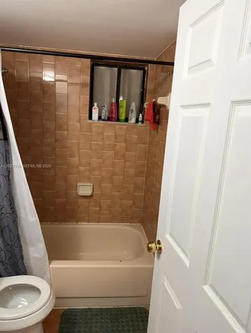 5420 W 21st Court Hialeah FL 33016