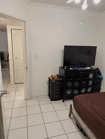 5420 W 21st Court Hialeah FL 33016