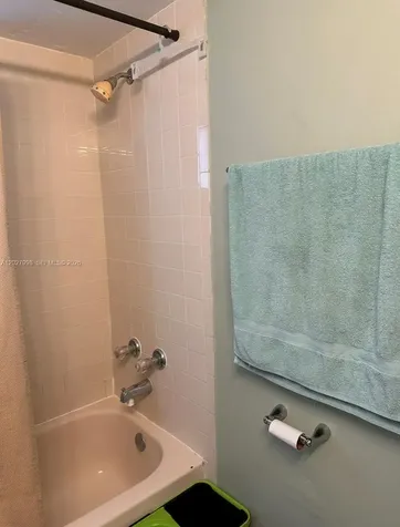 5420 W 21st Court Hialeah FL 33016