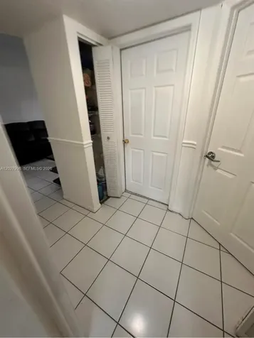 5420 W 21st Court Hialeah FL 33016