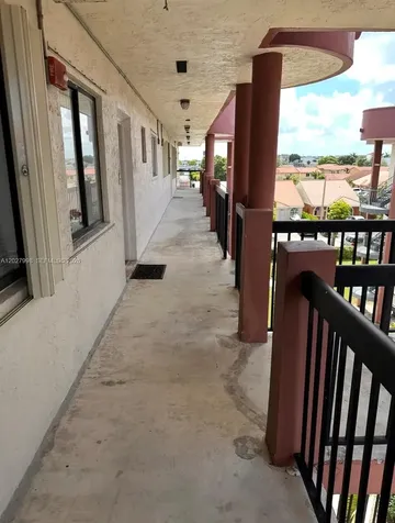 5420 W 21st Court Hialeah FL 33016