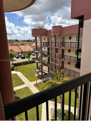 5420 W 21st Court Hialeah FL 33016