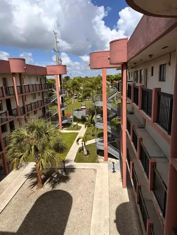 5420 W 21st Court Hialeah FL 33016